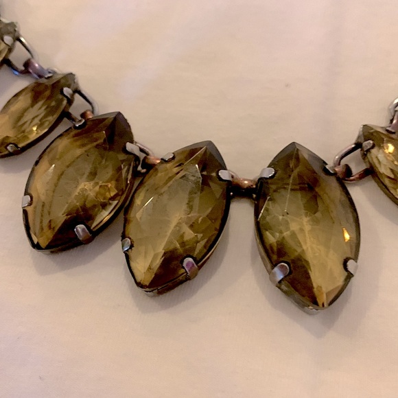 Crystal stone necklace Approx 16 in with adjustable chain - Picture 7 of 7